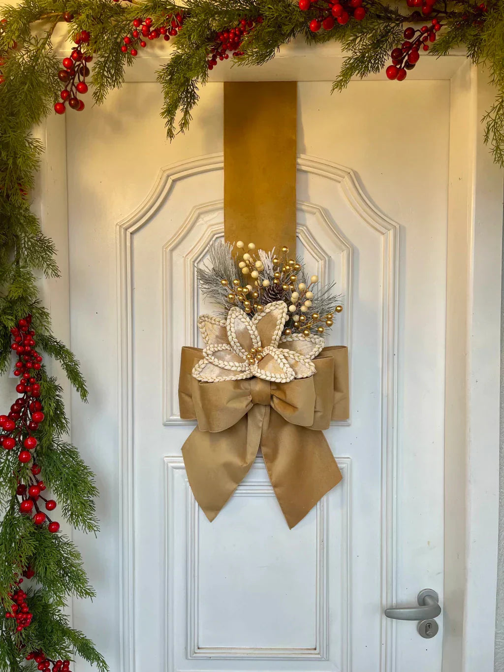 Escapulario navideño dorado de terciopelo para puerta de entrada – 2,10m x 40cm | Belvaron